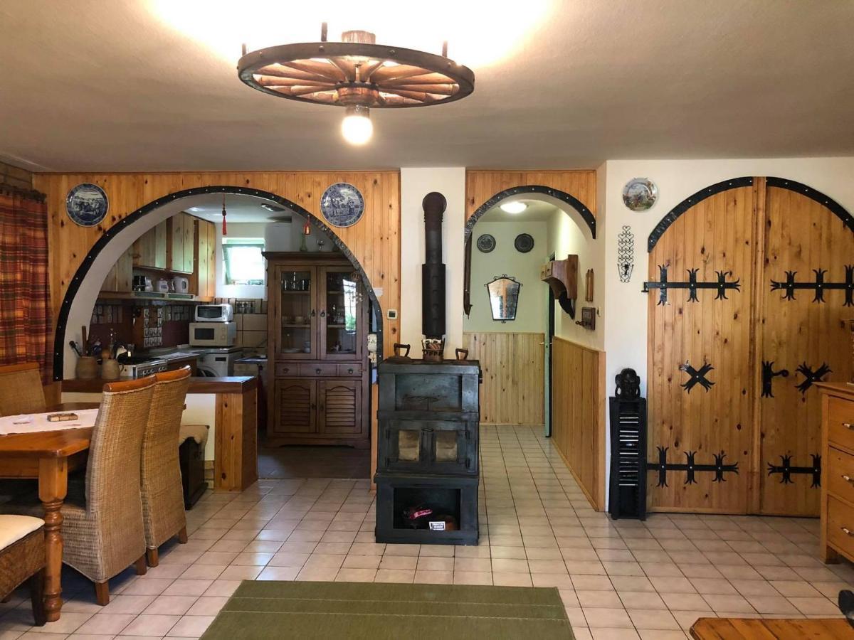 Szendergo - Apartman Hajos Pincefalu Экстерьер фото
